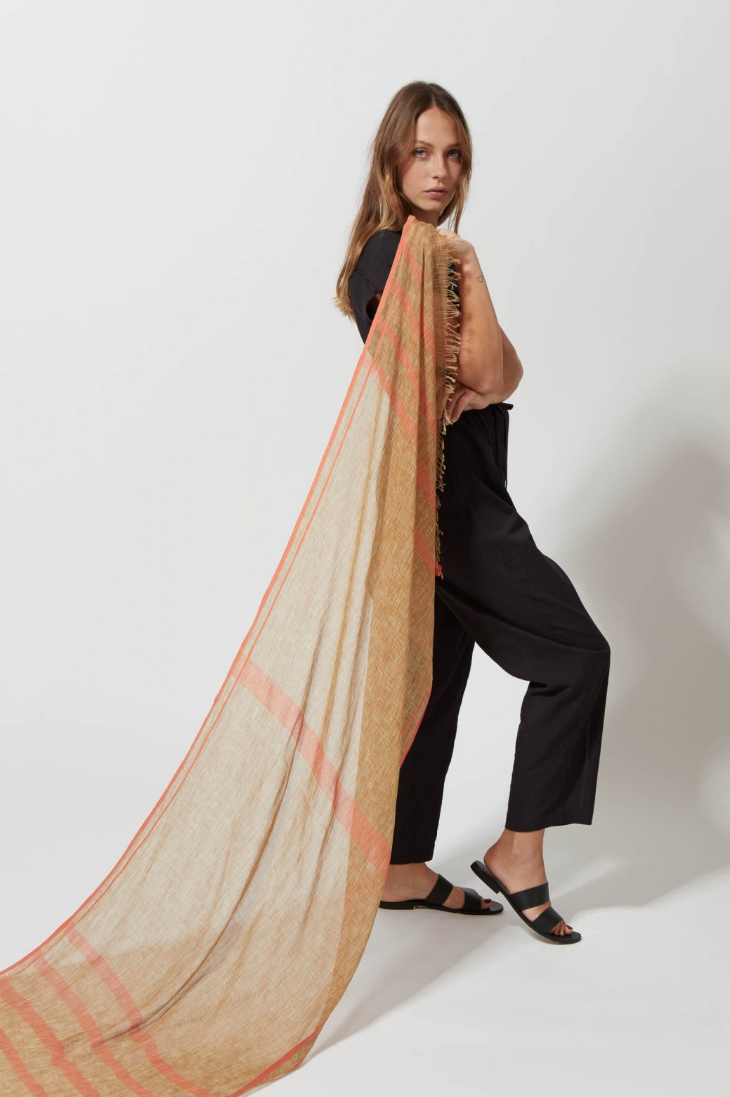 LAGUNE BROWN SCARF