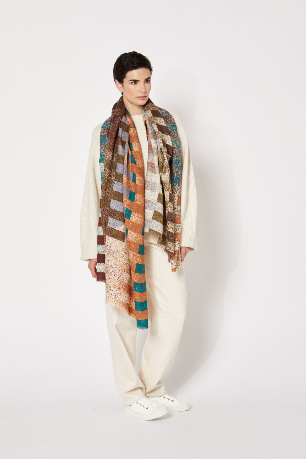 BROWN MUSICAL SCARF