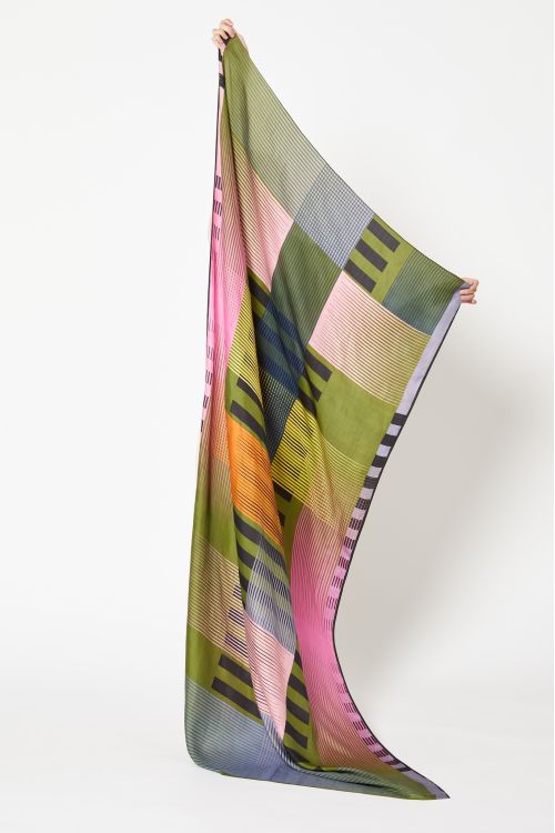 PINK MAGNETIC SCARF