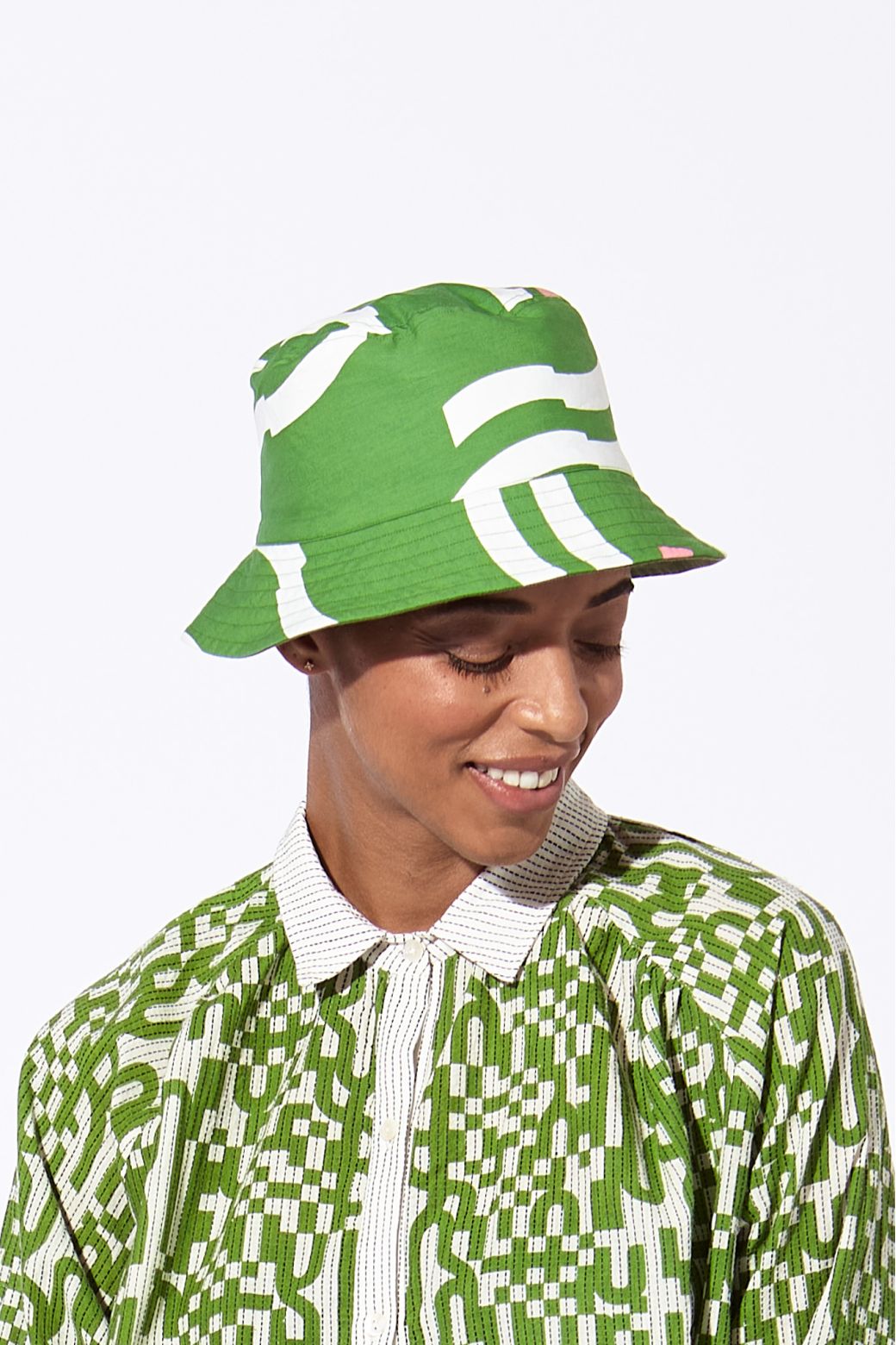 GREEN NINO WAVE BUCKET HAT