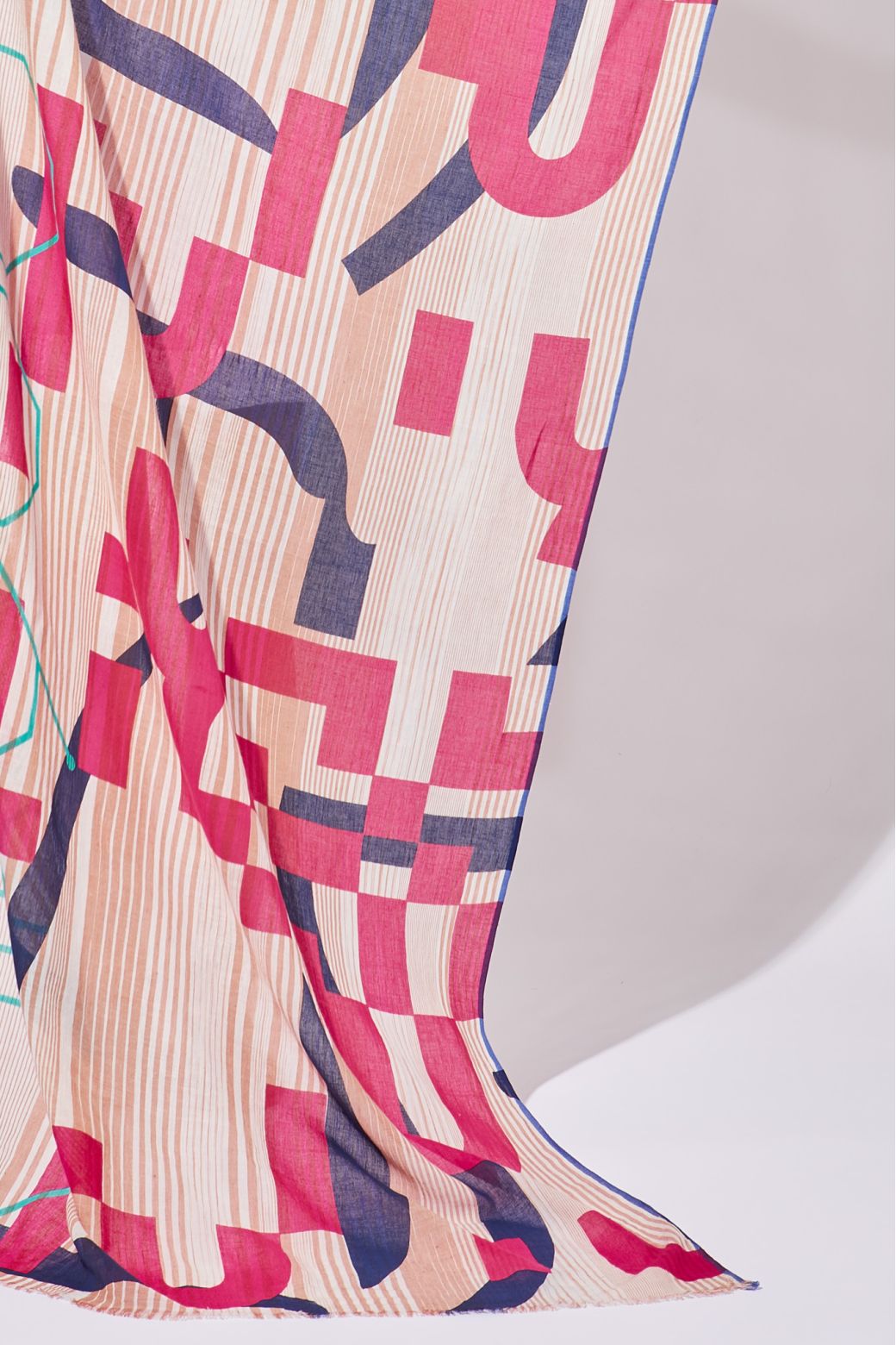 RASPBERRY SIGNES SCARF RASPBERRY SIGNES SCARF