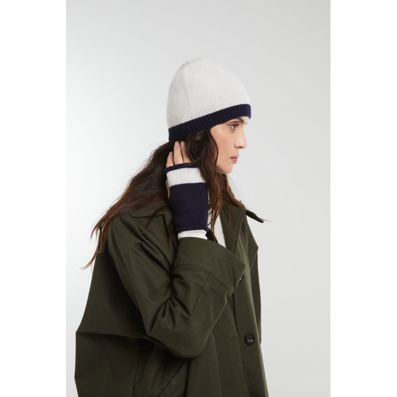 Off WhiteLiv Mittens