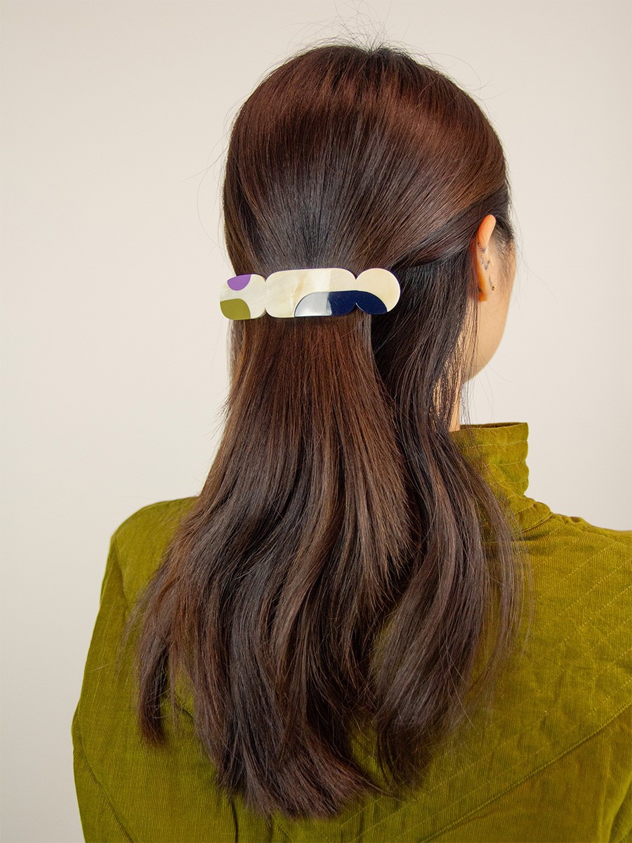 Nymph hair clip in blond horn and Parma lacquer Nymph hair clip in blond horn and Parma lacquer
