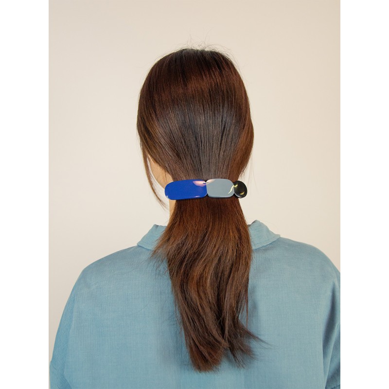 Barrette Totem en corne noire et laque Bleu