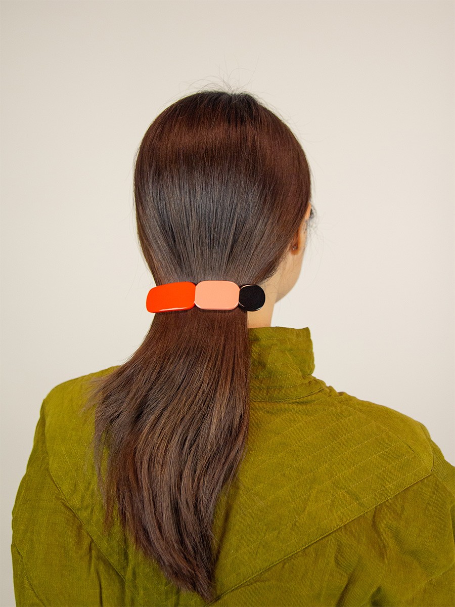 Totem hair clip in black horn and Ginger lacquer