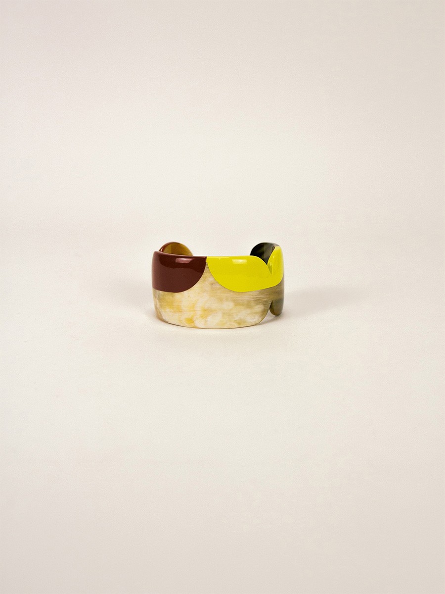 Nymph cuff in blond horn and Lime lacquer, size S
