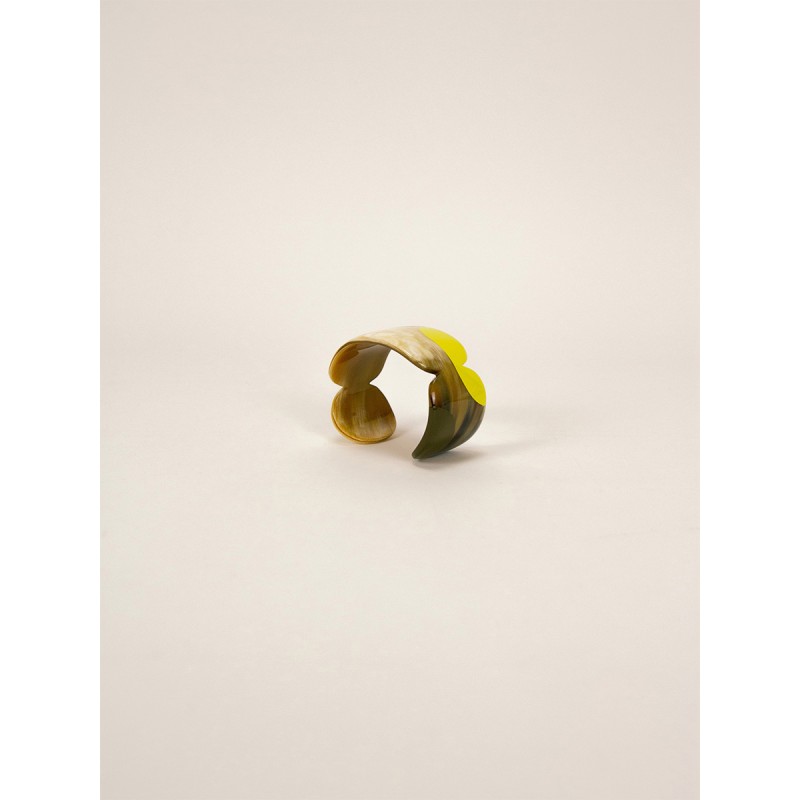 Manchette Nymphe en corne blonde et laque Lime, taille S