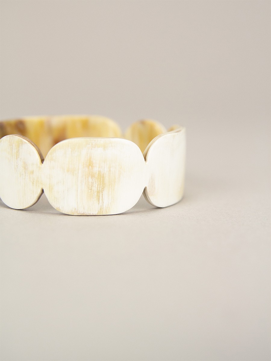 25 Totem bracelet in blond horn size S 25 Totem bracelet in blond horn size S