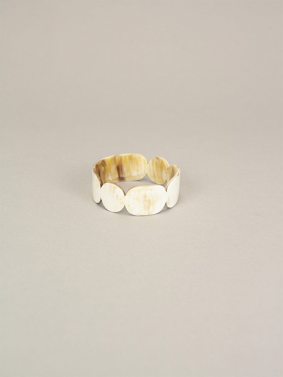 25 Totem bracelet in blond horn size S