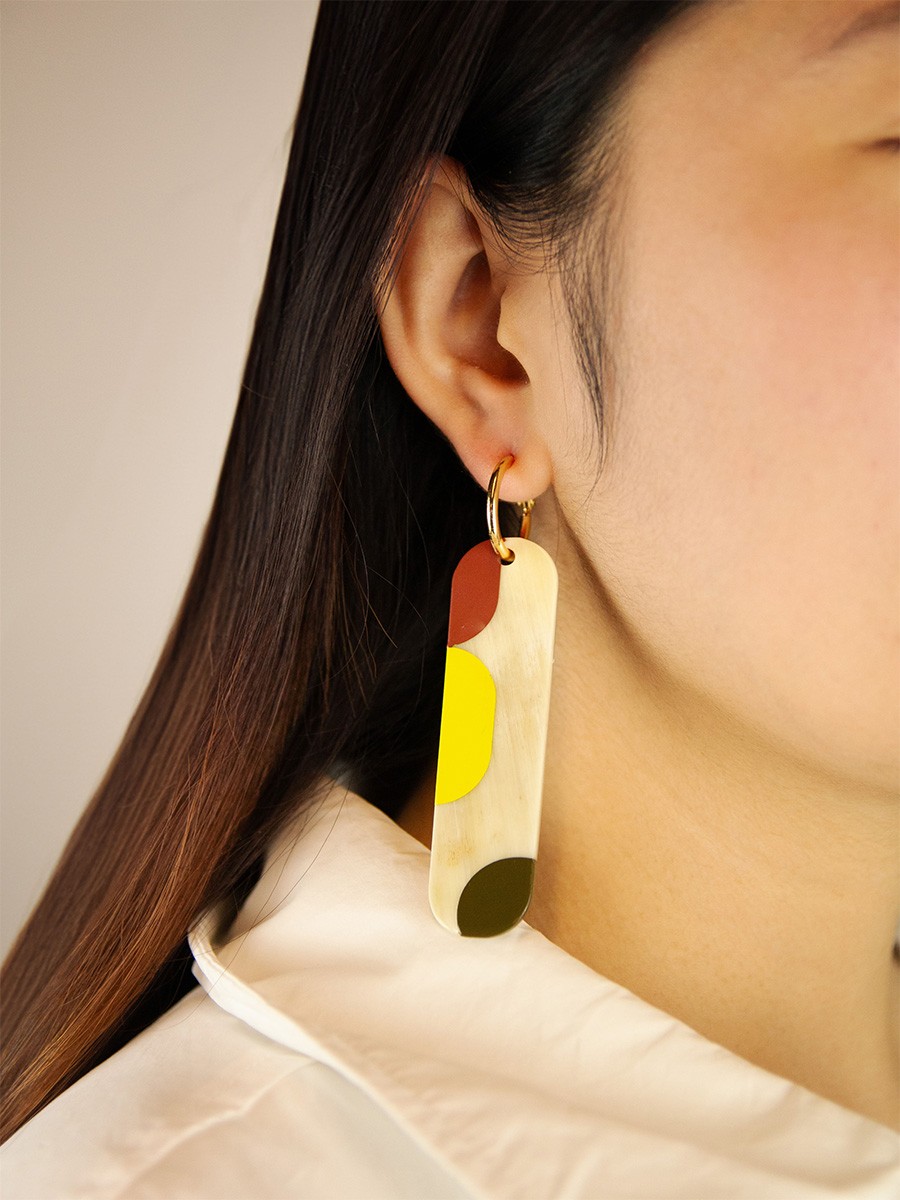 75 Nymph hoop earrings in blond horn and Lime lacquer 75 Nymph hoop earrings in blond horn and Lime lacquer