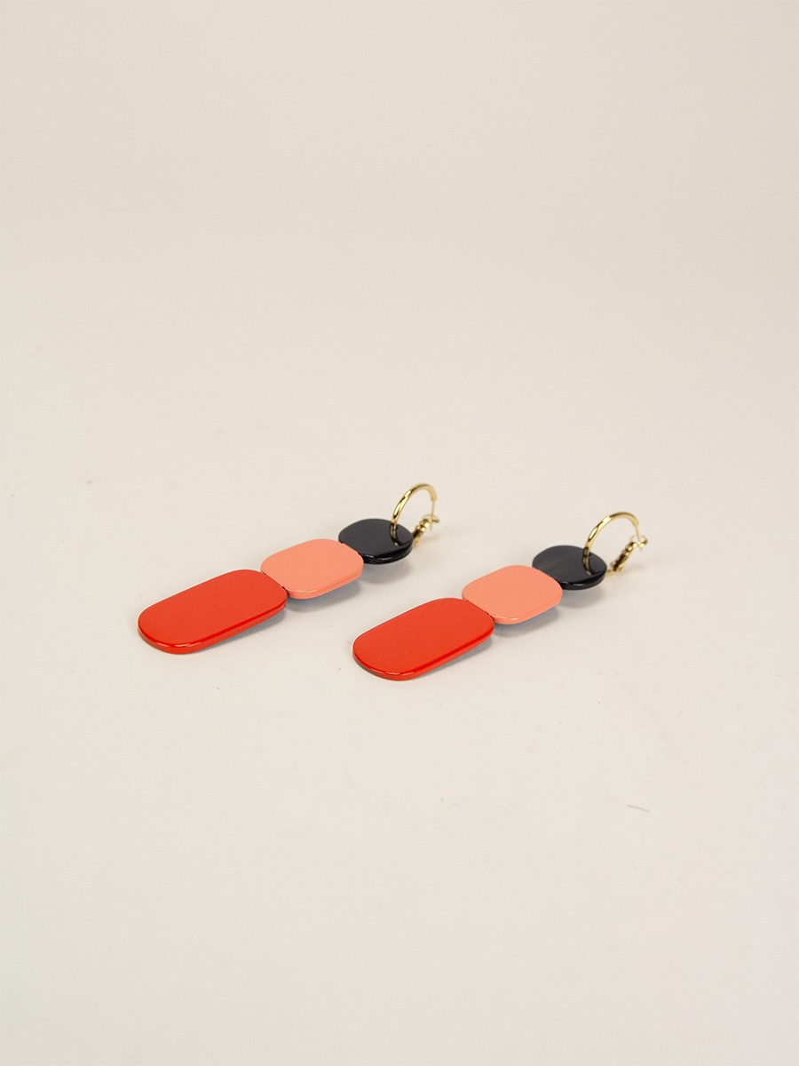 85 Totem hoop earrings in black horn and ginger lacquer 85 Totem hoop earrings in black horn and ginger lacquer