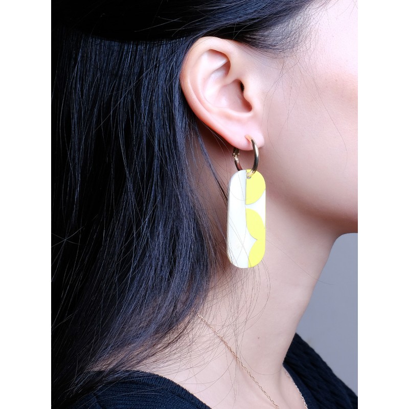 Mini Créoles Nymphe en corne blonde et laque Lime