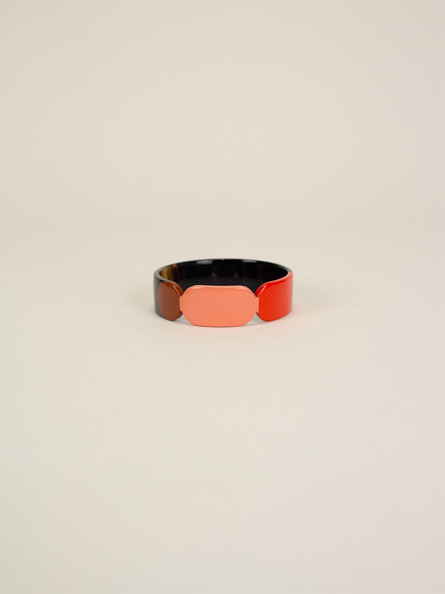 20 Totem bracelet in black horn and red lacquer size S