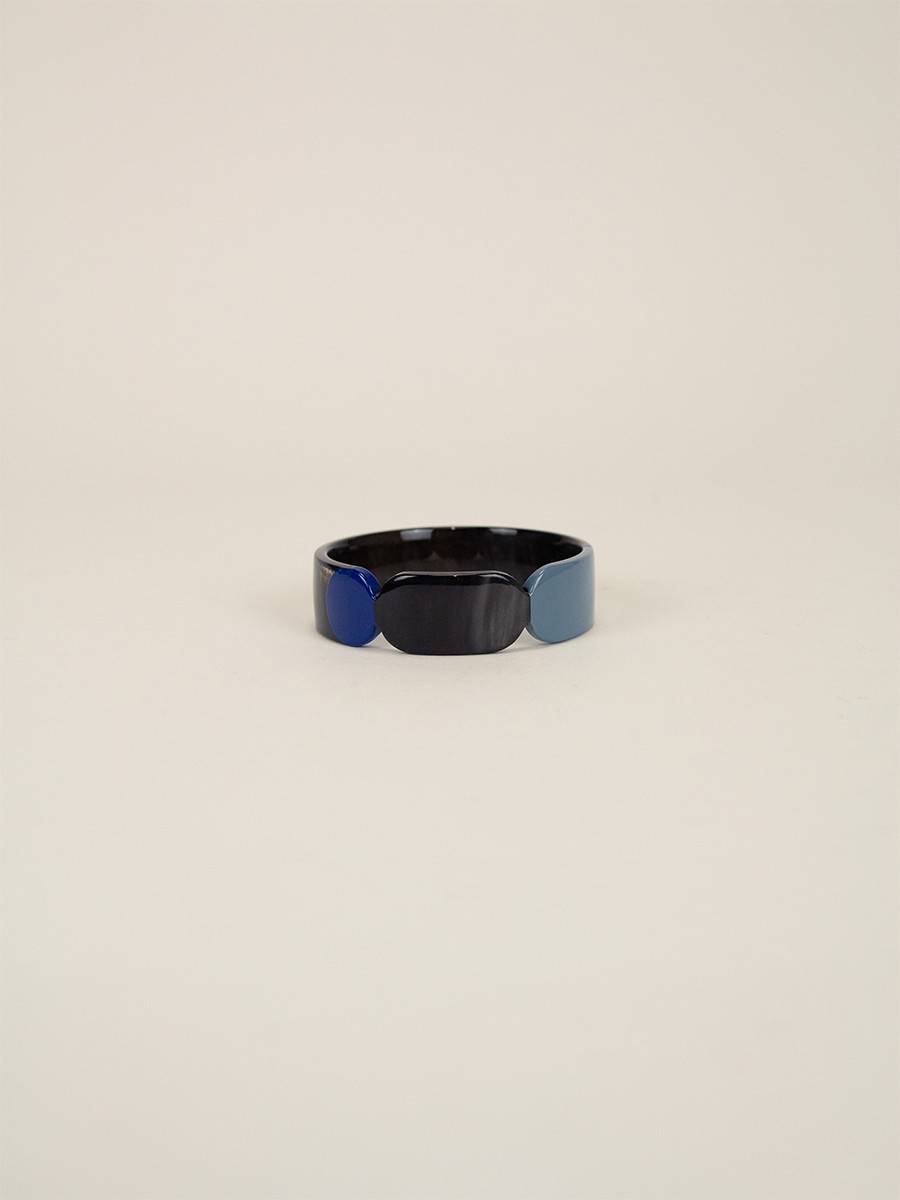 20 Totem bracelet in black horn and blue lacquer size S