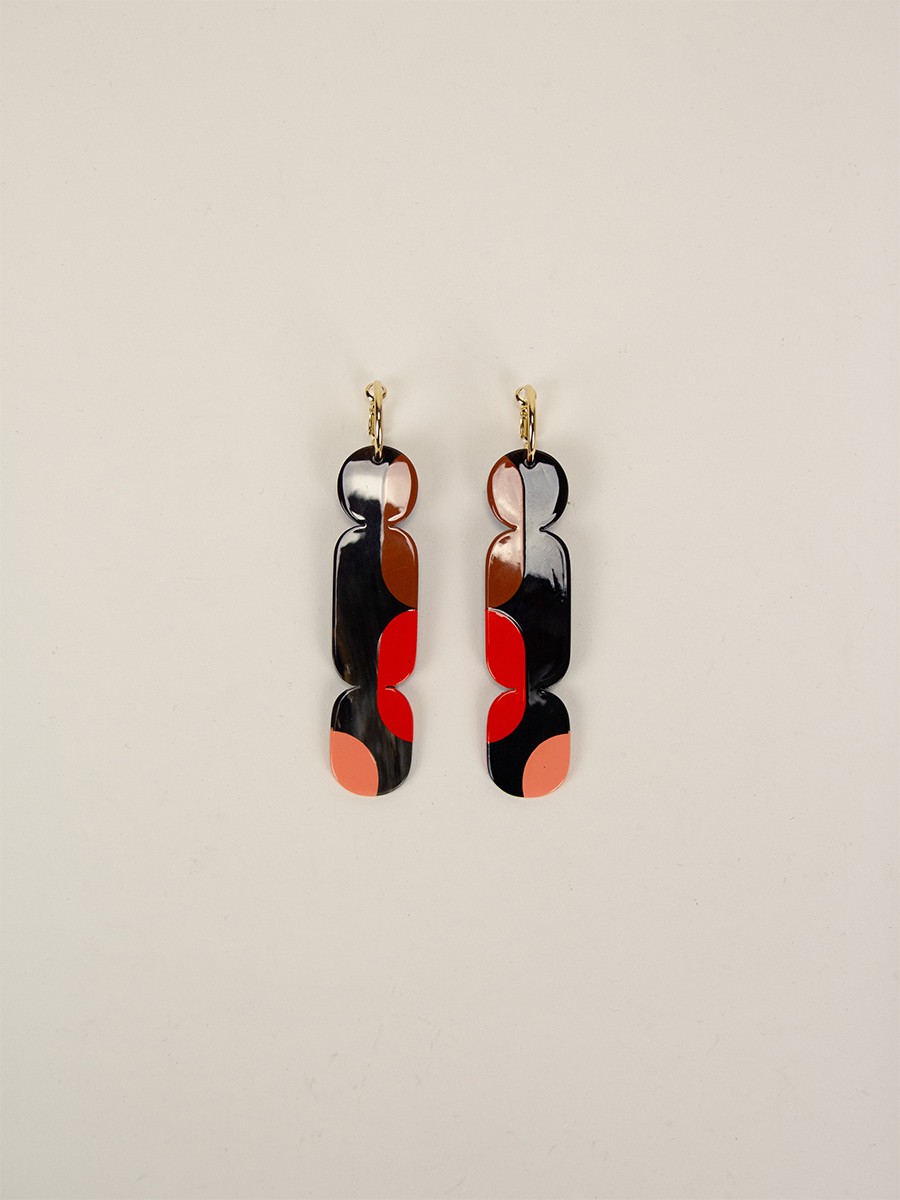 85 Nymph hoop earrings in black horn and Roux lacquer