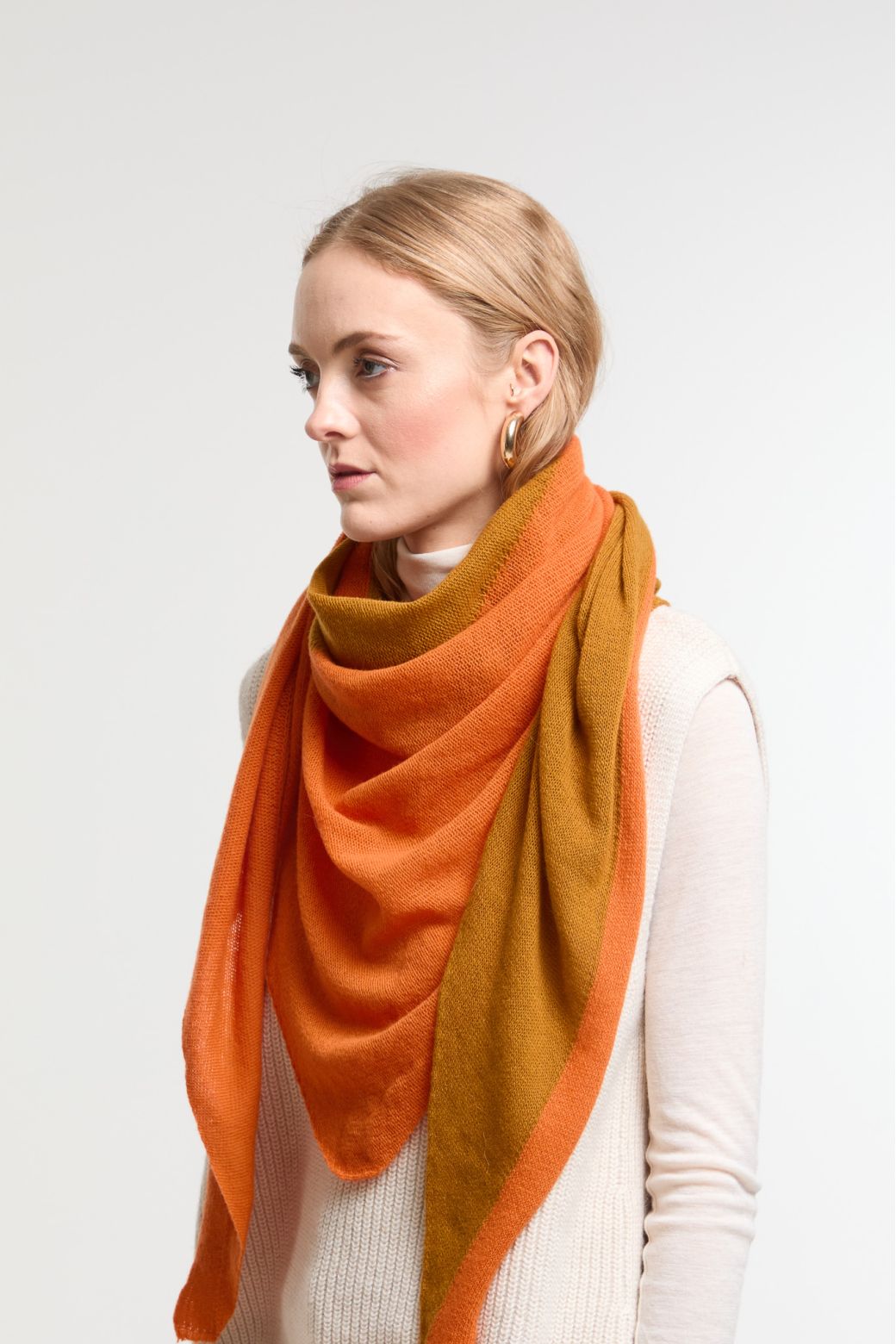 Ocher OrangeViggo Triangle