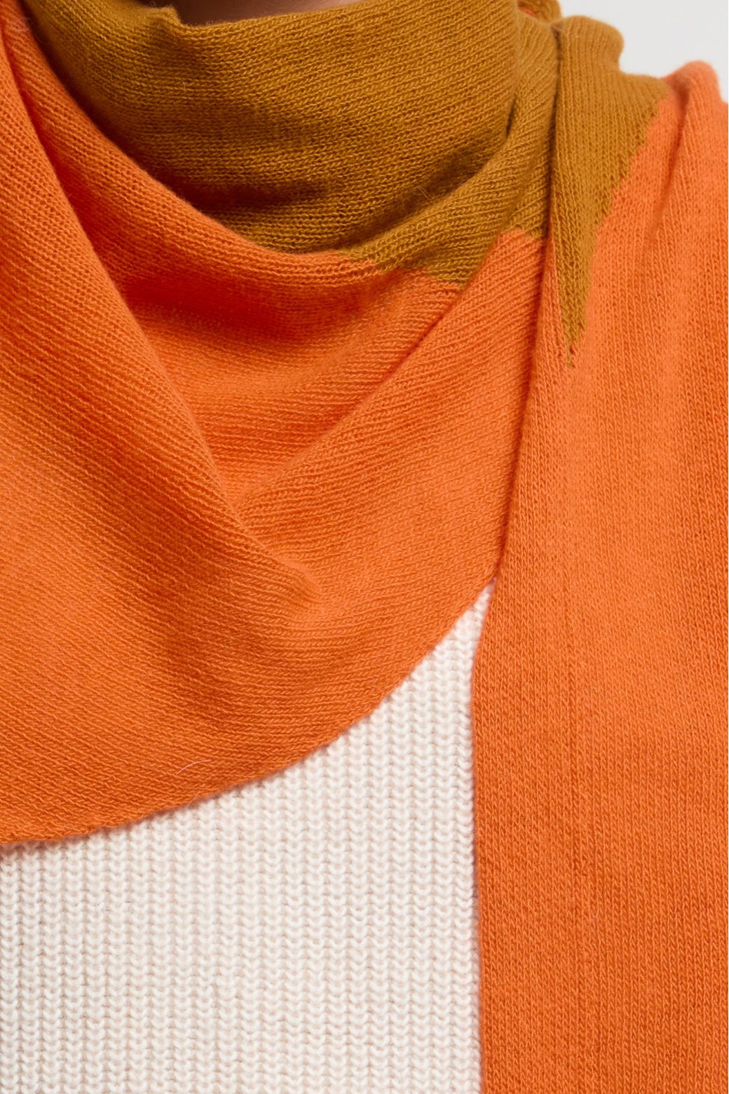 Ocher OrangeViggo Triangle