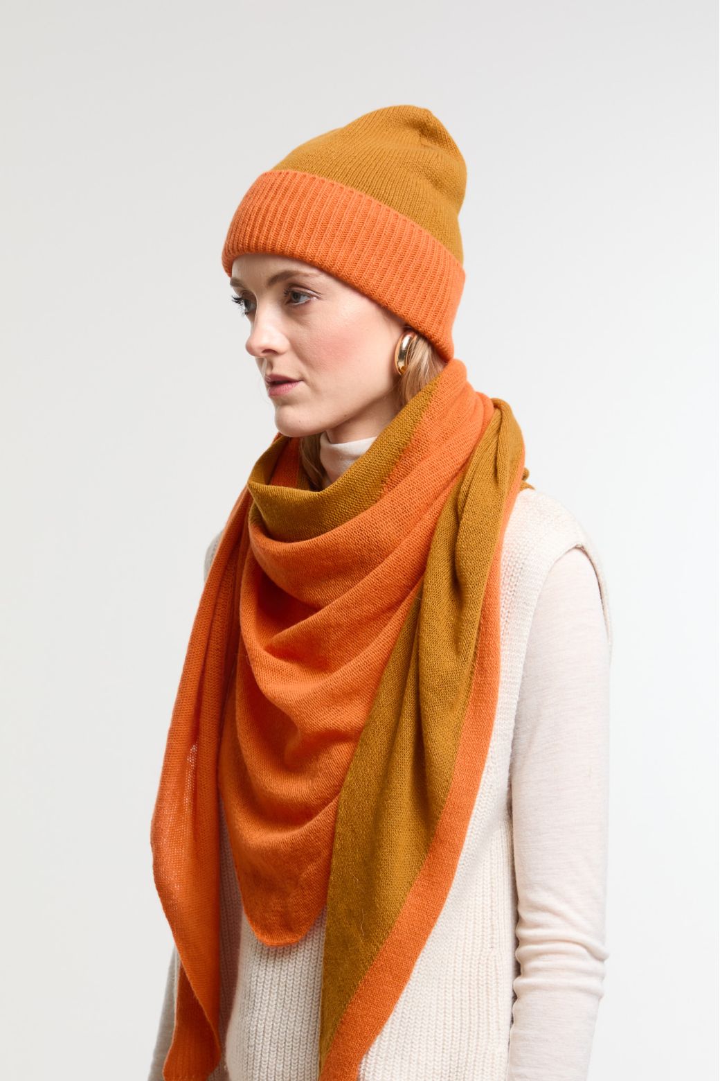 Ocher OrangeViggo Triangle