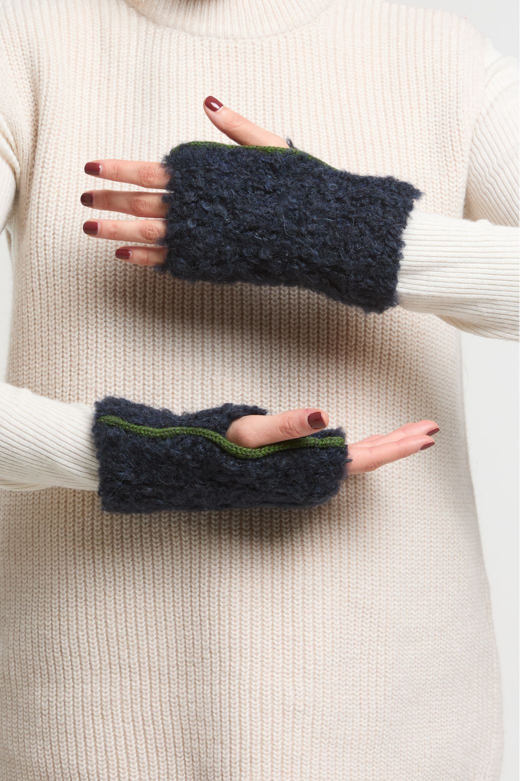Night BlueAsta Mittens
