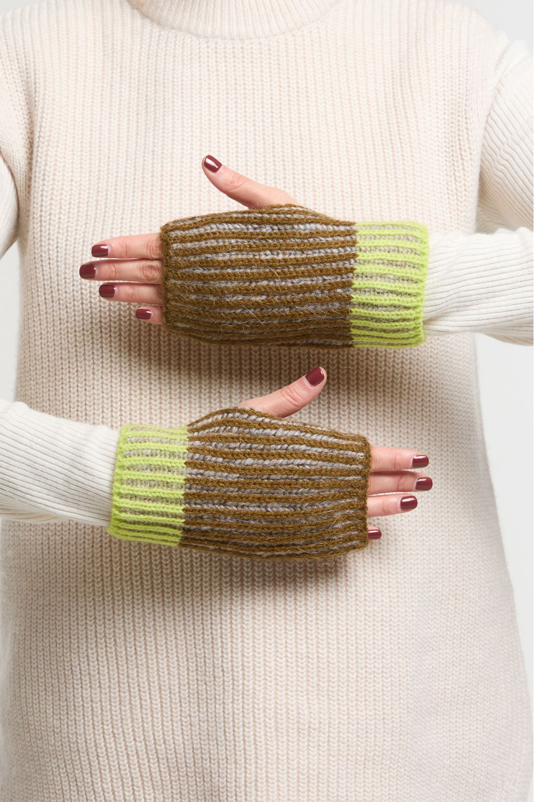 LimeOlly Mittens
