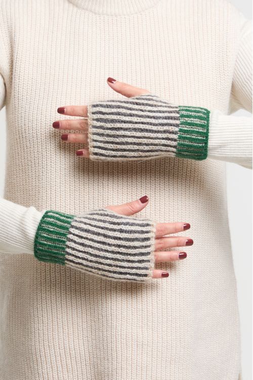 Dark GreenOlly Mittens