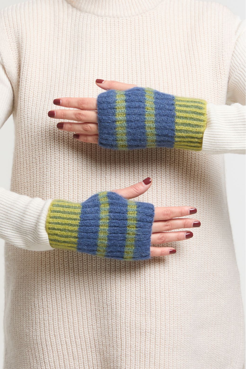 SageHind Mittens
