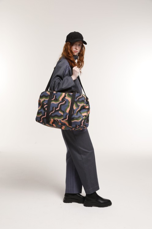 Pink Evasion Mouvance Travel Bag