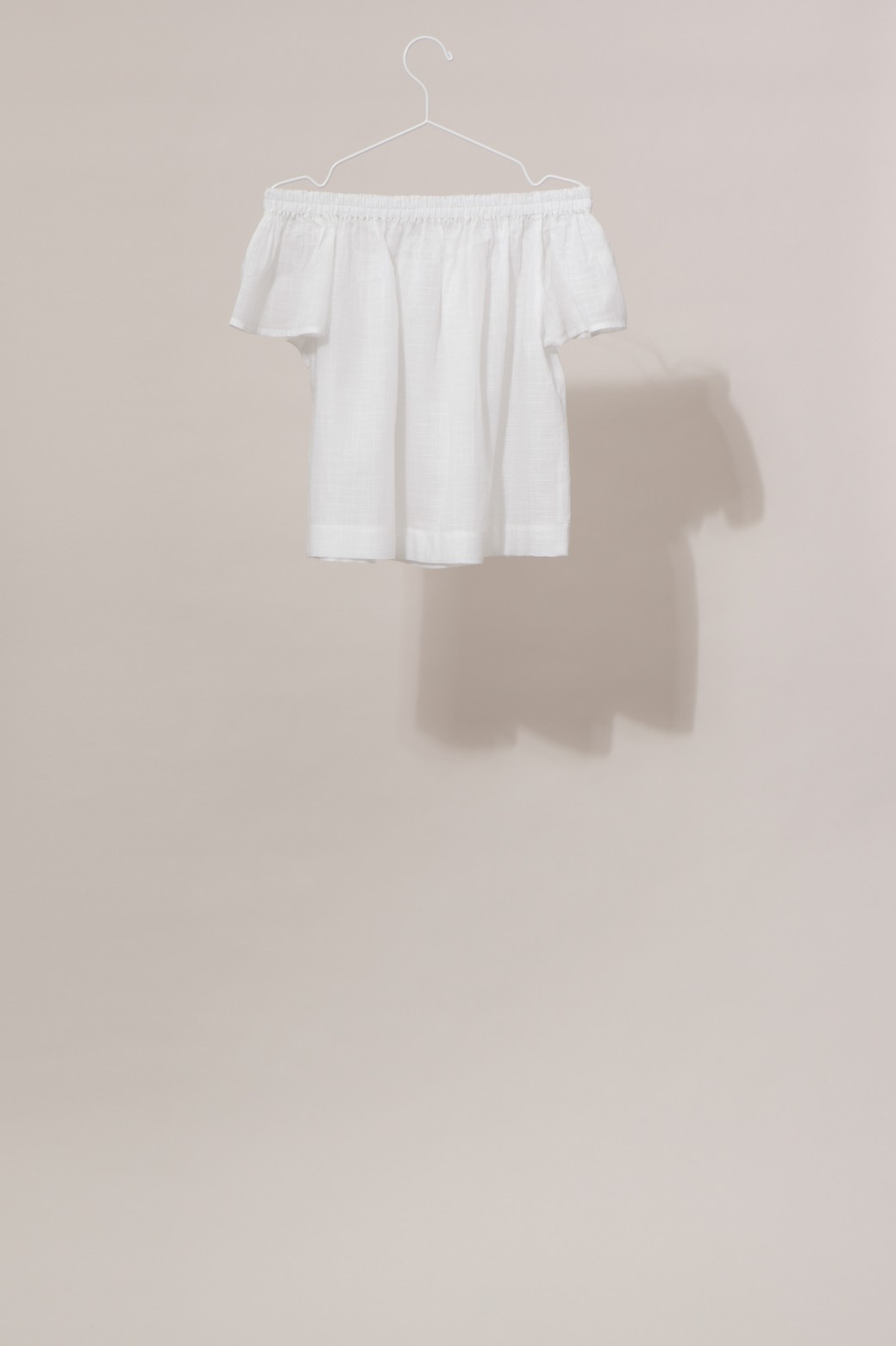 Top Off Shoulder BALI Uni White Top Off Shoulder BALI Uni White