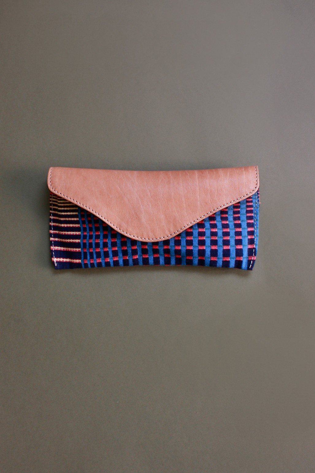 ÉTUI À LUNETTES GRADIENT MARINE ROSE