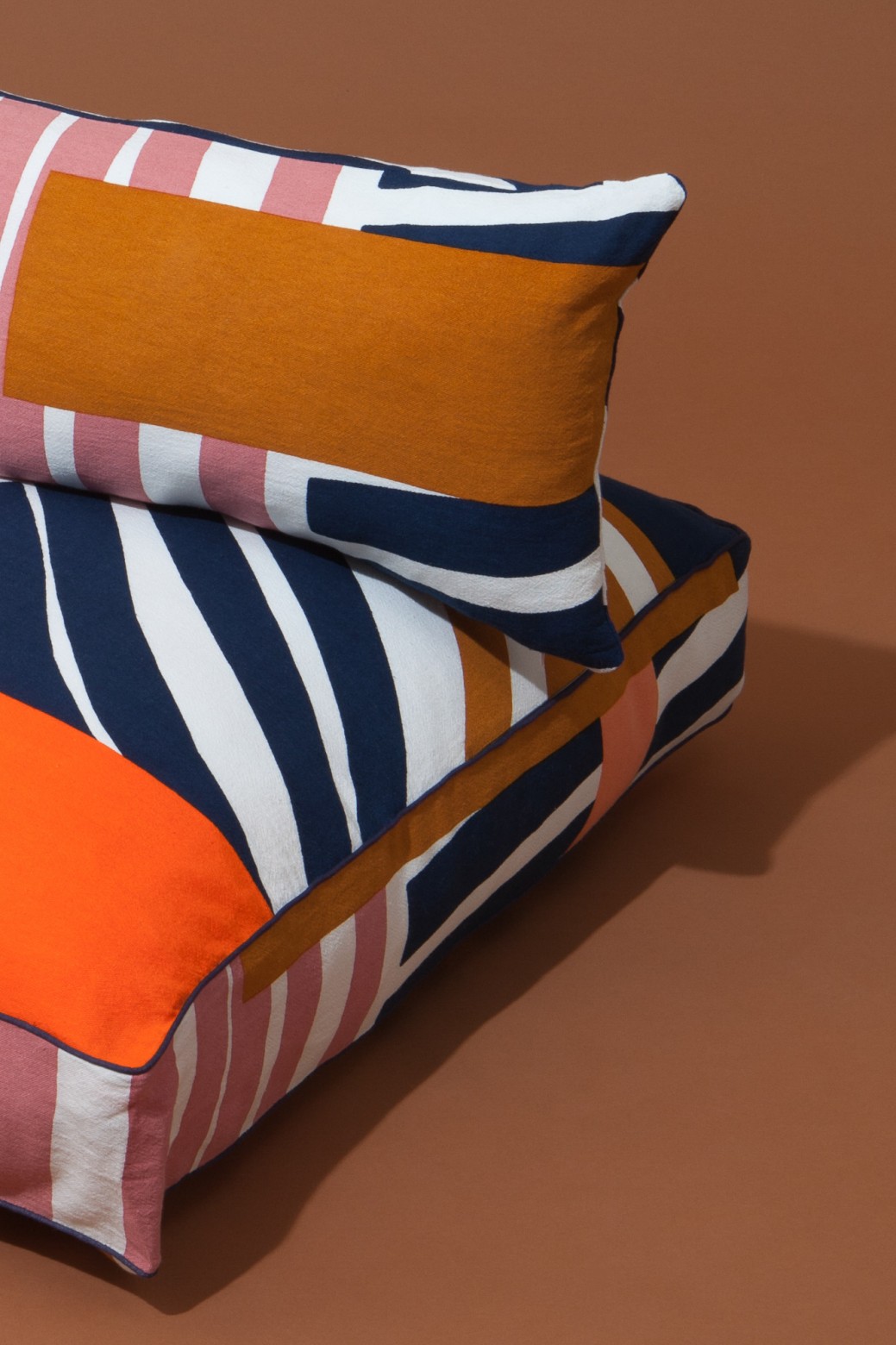 ODYSSEY PEACH OCHER CUSHION ODYSSEY PEACH OCHER CUSHION