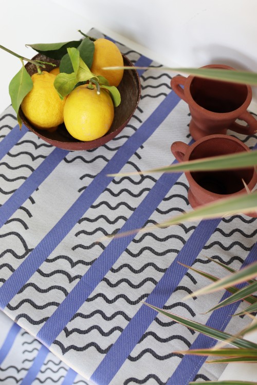 CHEMIN DE TABLE VAGUES BLEU MAPOÉSIE x JEAN VIER
