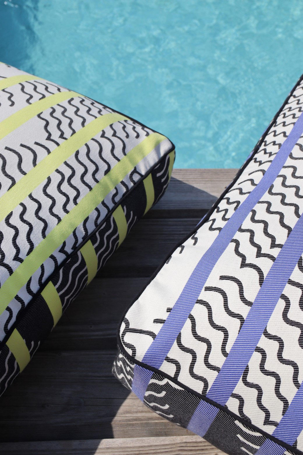 VAGUES LIME FLOOR CUSHION COVER MAPOÉSIE x JEAN VIER VAGUES LIME FLOOR CUSHION COVER MAPOÉSIE x JEAN VIER