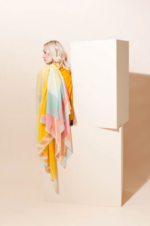 PERSPECTIVE PASSION SCARF